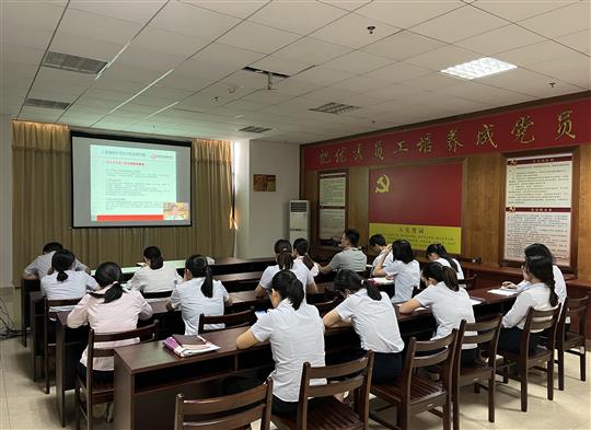 AG庄闲集团有限公司
组织参加疫情常态化下建筑企业经营管理风险管控培训